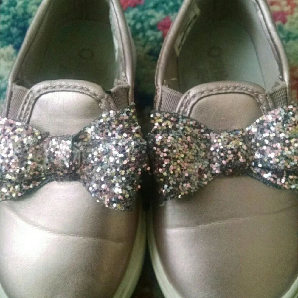 Oshkosh Metallic Pink Blinged Slip On Sneakers With Bow Size 6